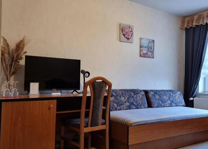 Uma-dres 3* Lichtenstein (Saxony)